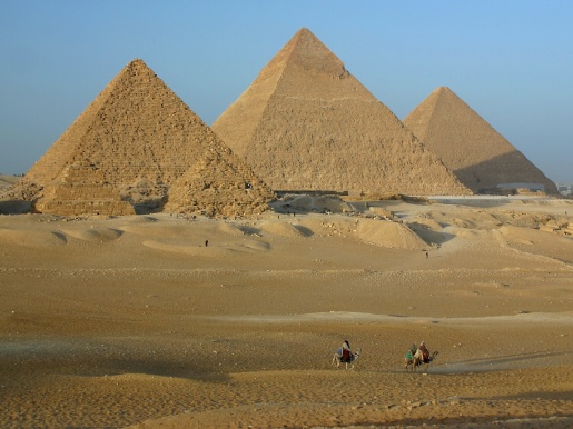 Pyramidy v Gze, 2500 p. Kr.
