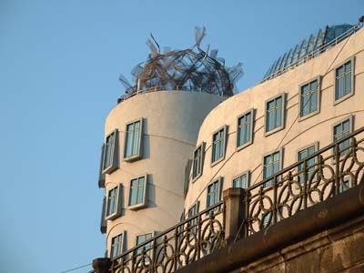 Tanc dm, Praha, 1994, Frank Gehry, Vlado Miluni